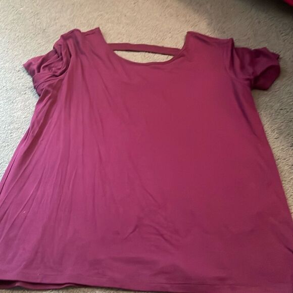 Plum top  - Picture 1 of 2